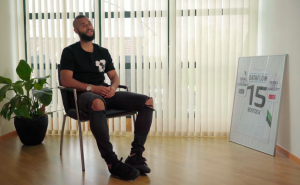 Témoignage vidéo de John Bostock, footballer convoité par le Barça à 16 ans