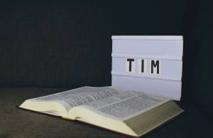 T.I.M. : Une méthode simple pour mémoriser la Bible en Église