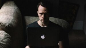 8 péchés que vous commettez lorsque vous consommez du porno