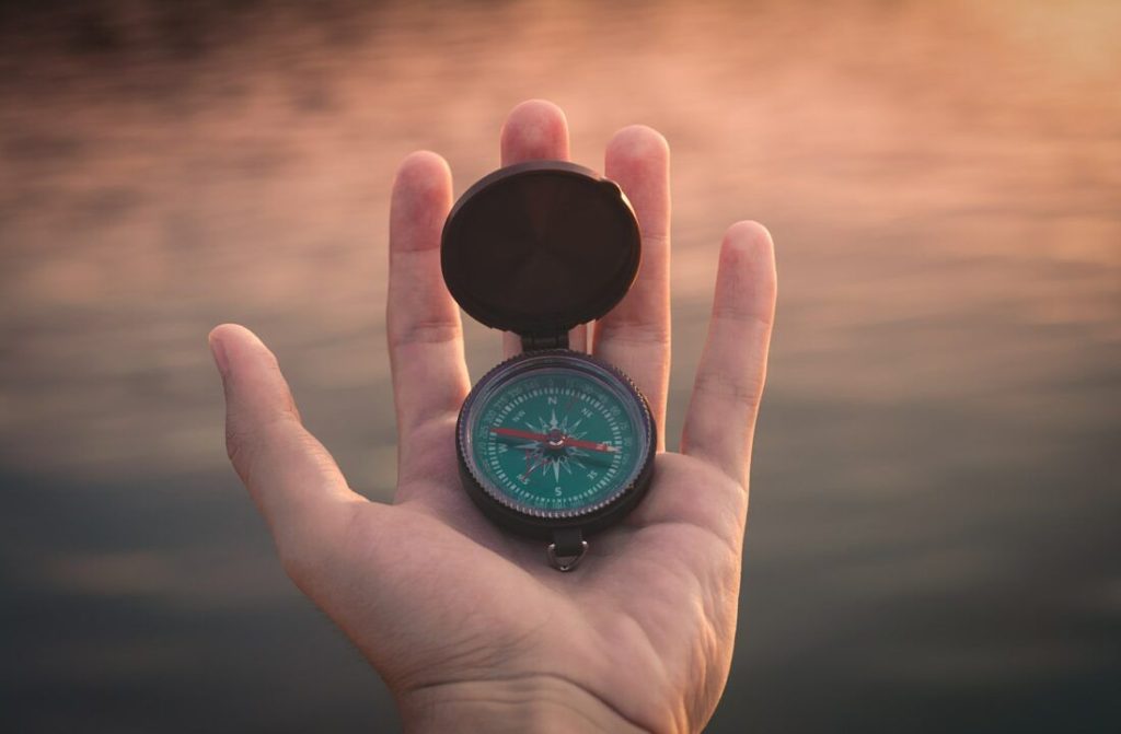 Quels sont les principes fondamentaux du leadership biblique ?