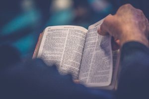 Faut-il citer les langues bibliques dans les prédications du dimanche ?