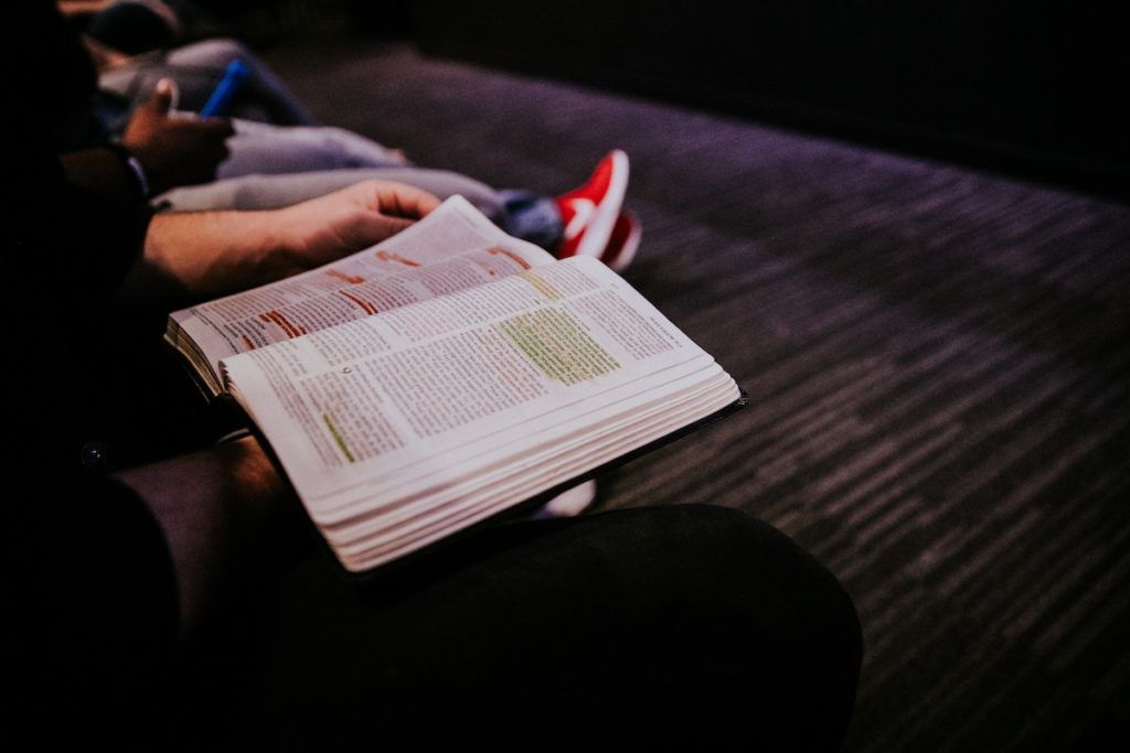 Comment aider les membres de votre Église à lire la Bible en 2019