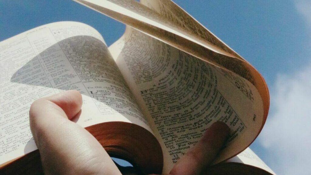 Qu’est-ce que les chrétiens doivent essentiellement croire ?