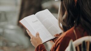 12 raisons qui nous motivent à lire la Bible