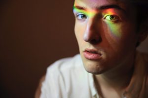 Peut-on aimer l’homosexuel, mais détester l’homosexualité ?