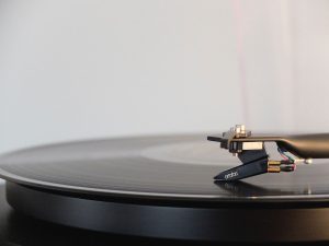 Worthy : un album de rap mélodique et théologique
