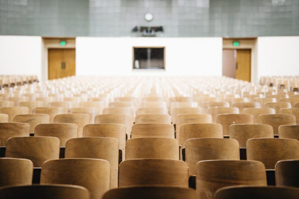 Pasteurs : priez pour une faible croissance numérique de votre Église !