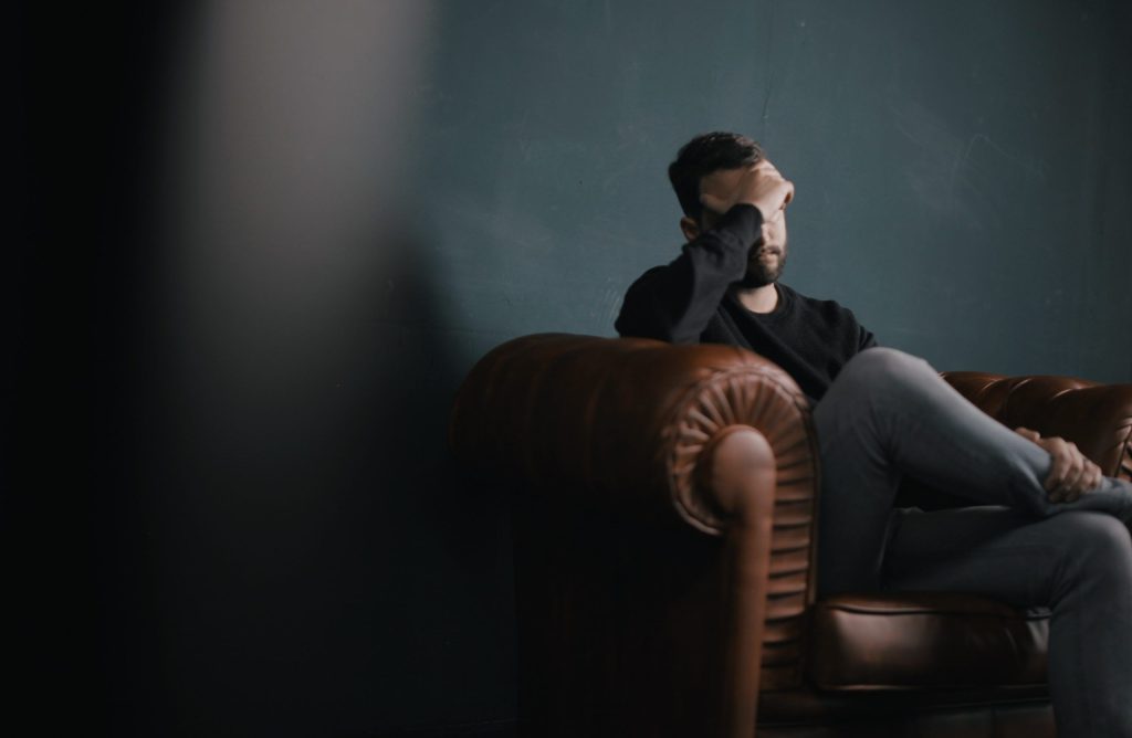 4 réflexions qui devraient nous éloigner des psychothérapies séculières