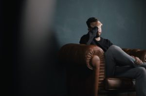 4 réflexions qui devraient nous éloigner des psychothérapies séculières