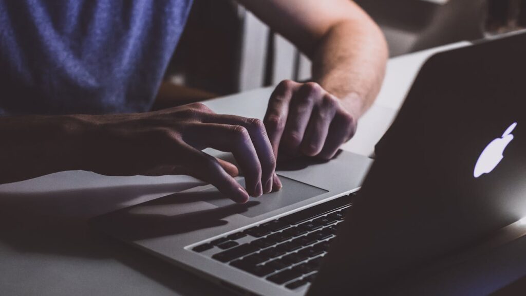 Les questions à se poser avant d’utiliser l’intelligence artificielle (vidéo)