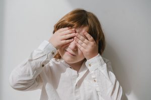 Autiste, Kembo réalise des progrès spectaculaires grâce à Dieu