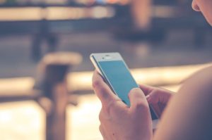 Facebook, Twitter, Instagram et les sacrifices virtuels de la religion moderne