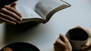 5 prétextes courants pour ne pas annoncer l’Évangile (et la vérité qui les explose)