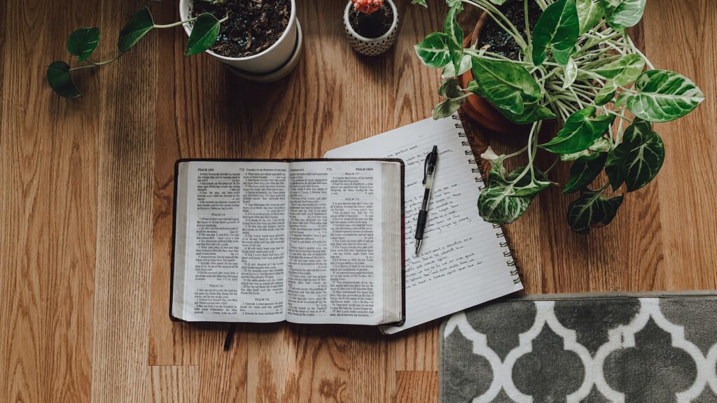 Comprendre la structure : un pas essentiel dans l’interprétation de la Bible