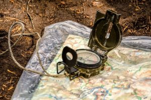 2 réalités que j’ai saisies sur la vie chrétienne en utilisant une boussole et une carte en forêt