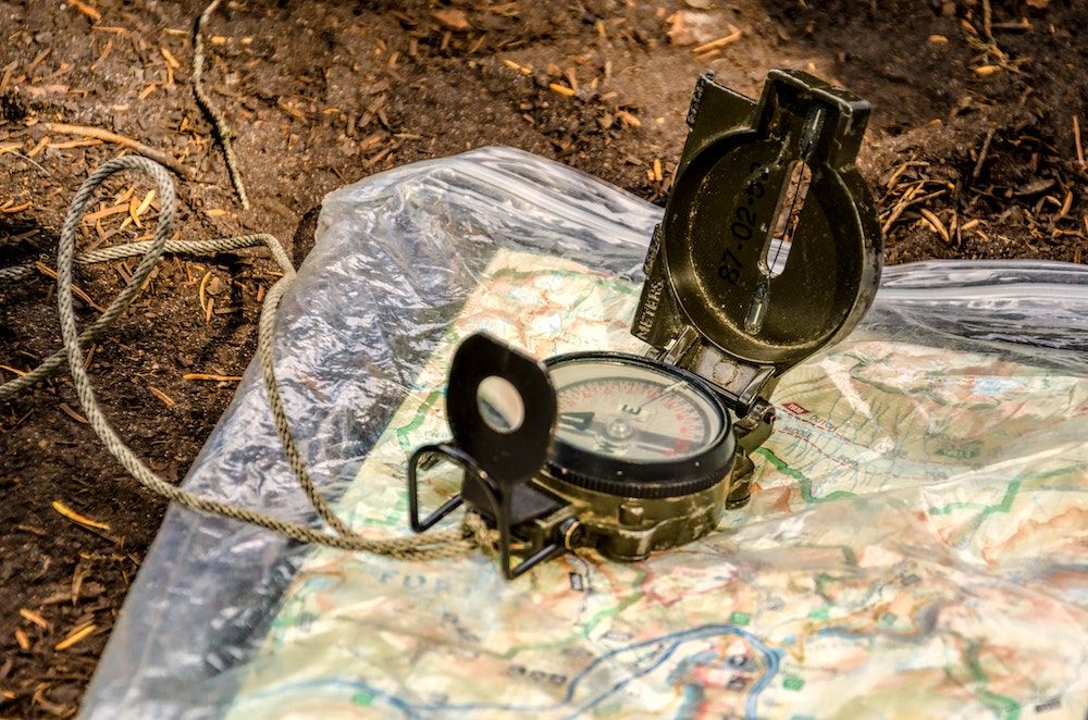 2 réalités que j’ai saisies sur la vie chrétienne en utilisant une boussole et une carte en forêt