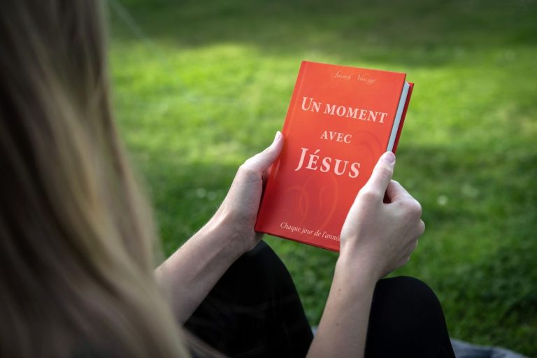 10 graves problèmes avec le livre « Un moment avec Jésus »